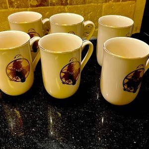 6 cups Otagiri Curtis Swann with a bunch of grapes.